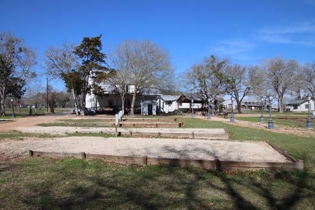 453 N Washington Street, Round Top, TX 78954