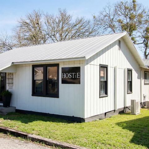 453 N Washington Street, Round Top, TX 78954