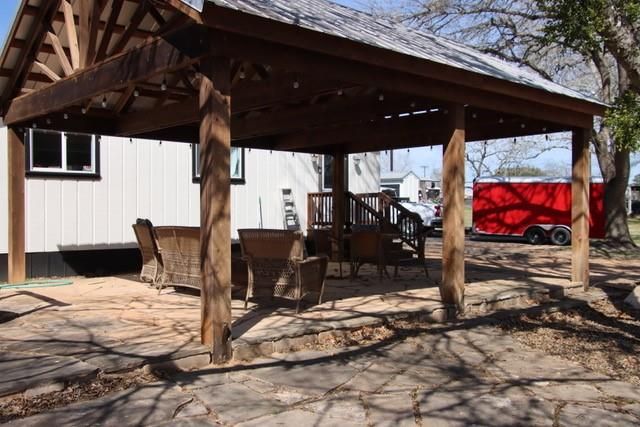 453 N Washington Street, Round Top, TX 78954