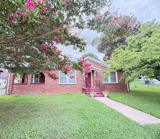 203 Bennett St, Decherd, TN 37324