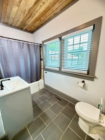 203 Bennett St, Decherd, TN 37324