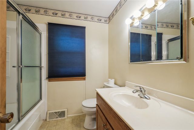1000 29th Street NE, Cedar Rapids, IA 52402