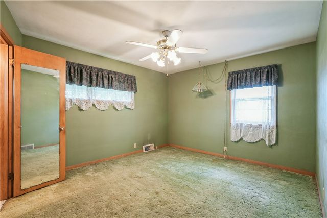 1000 29th Street NE, Cedar Rapids, IA 52402