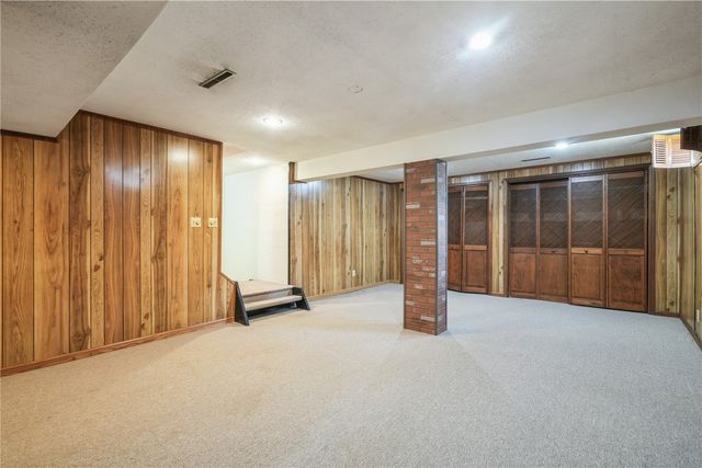 1000 29th Street NE, Cedar Rapids, IA 52402