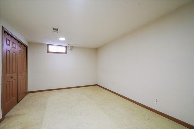 1000 29th Street NE, Cedar Rapids, IA 52402