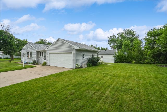 1000 29th Street NE, Cedar Rapids, IA 52402