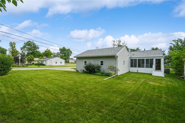 1000 29th Street NE, Cedar Rapids, IA 52402