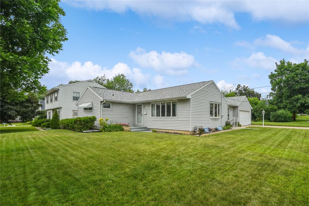 1000 29th Street NE, Cedar Rapids, IA 52402