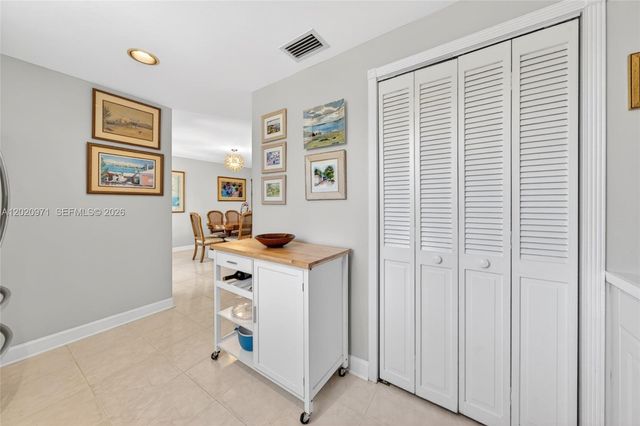 323 Navarre Ave 403, Coral Gables, FL 33134
