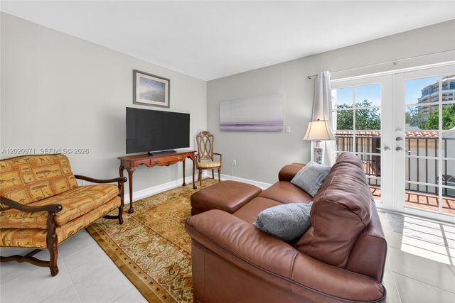 323 Navarre Ave 403, Coral Gables, FL 33134