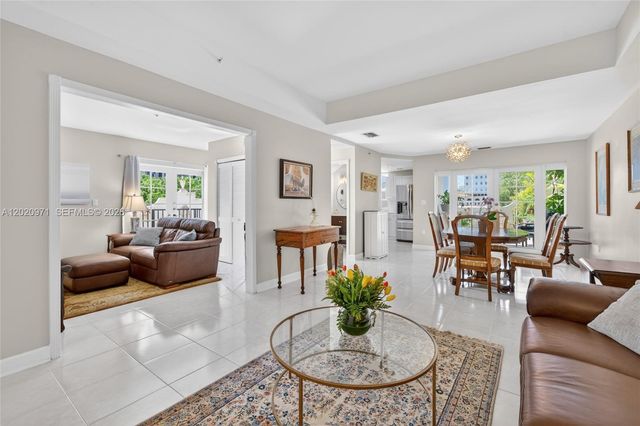 323 Navarre Ave 403, Coral Gables, FL 33134