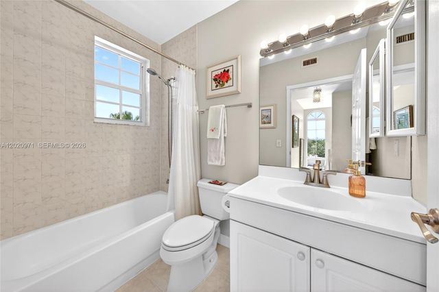 323 Navarre Ave 403, Coral Gables, FL 33134