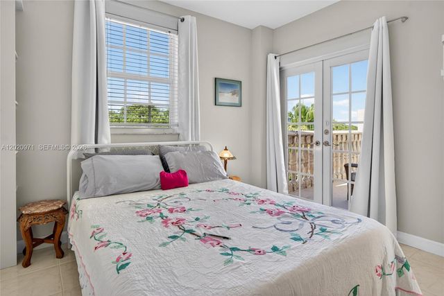 323 Navarre Ave 403, Coral Gables, FL 33134