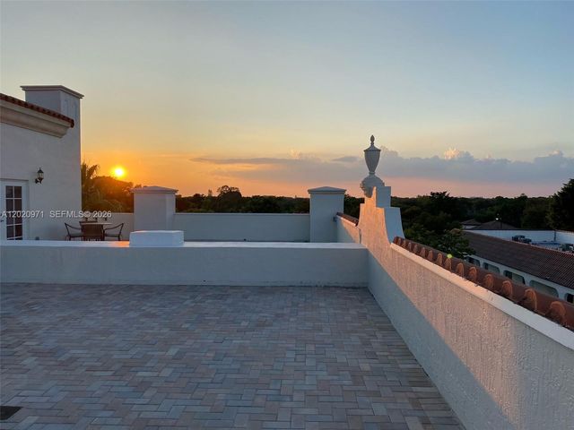 323 Navarre Ave 403, Coral Gables, FL 33134