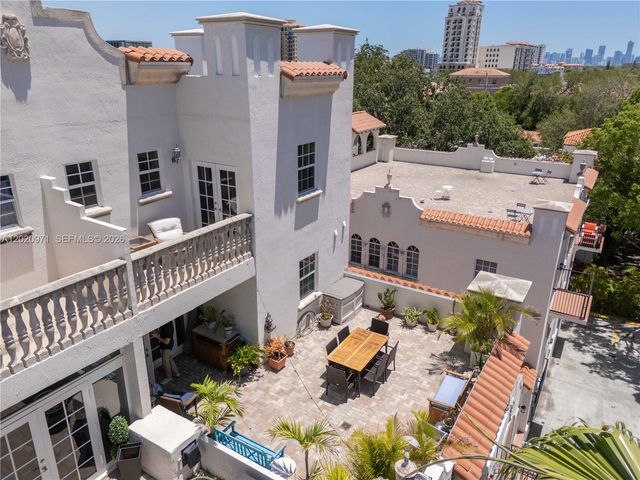 323 Navarre Ave 403, Coral Gables, FL 33134