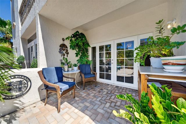 323 Navarre Ave 403, Coral Gables, FL 33134