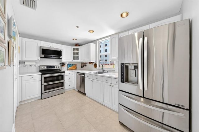 323 Navarre Ave 403, Coral Gables, FL 33134