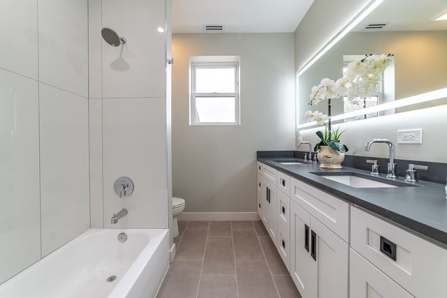 4730 W Grace Street 1, Chicago, IL 60641