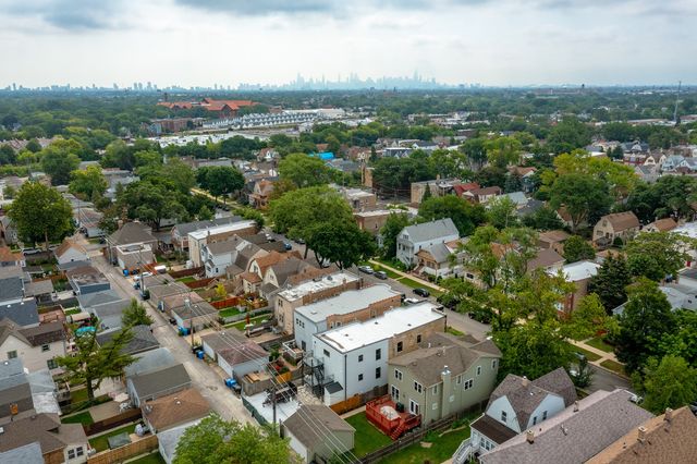 4730 W Grace Street 1, Chicago, IL 60641