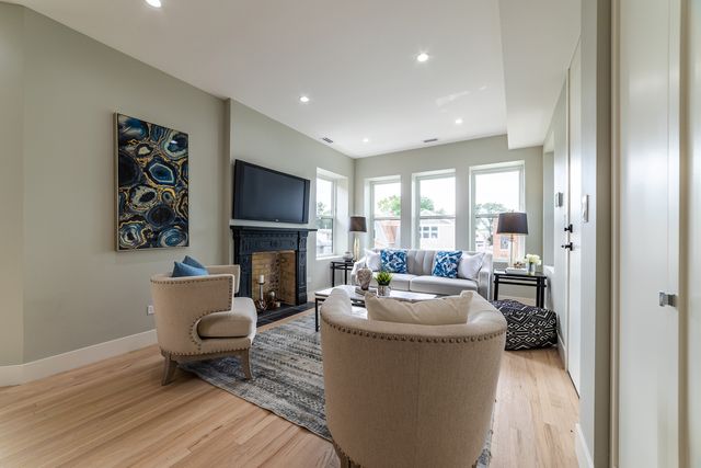 4730 W Grace Street 1, Chicago, IL 60641