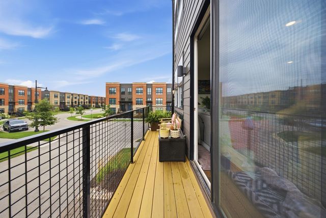 2210 Venture Drive, Schaumburg, IL 60173