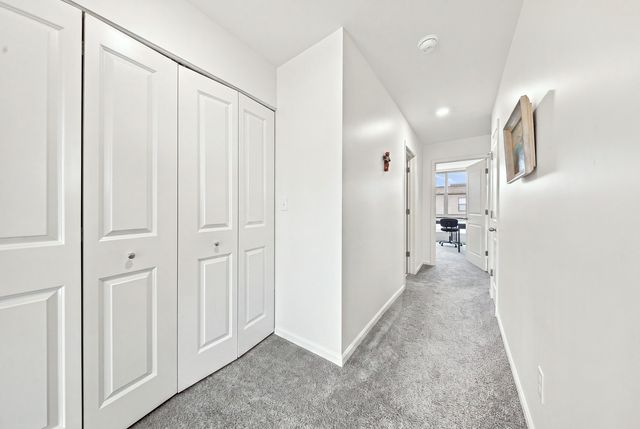 2210 Venture Drive, Schaumburg, IL 60173