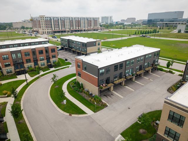 2210 Venture Drive, Schaumburg, IL 60173