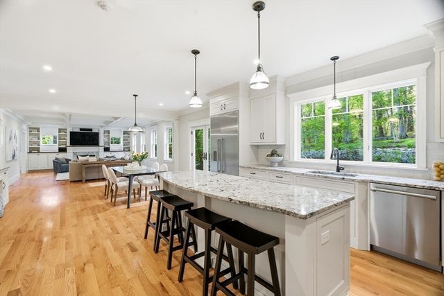 6 Flintlock Rd, Lexington, MA 02420