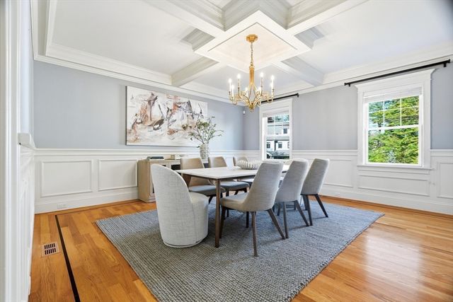 6 Flintlock Rd, Lexington, MA 02420