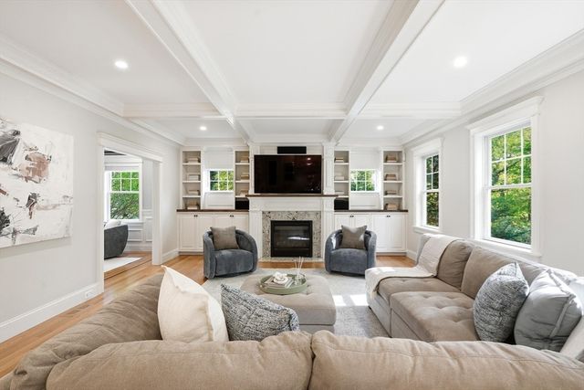 6 Flintlock Rd, Lexington, MA 02420