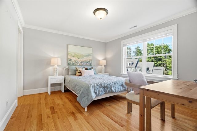 6 Flintlock Rd, Lexington, MA 02420