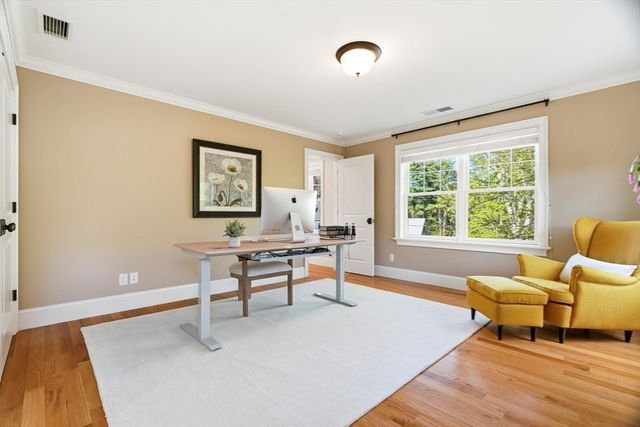 6 Flintlock Rd, Lexington, MA 02420