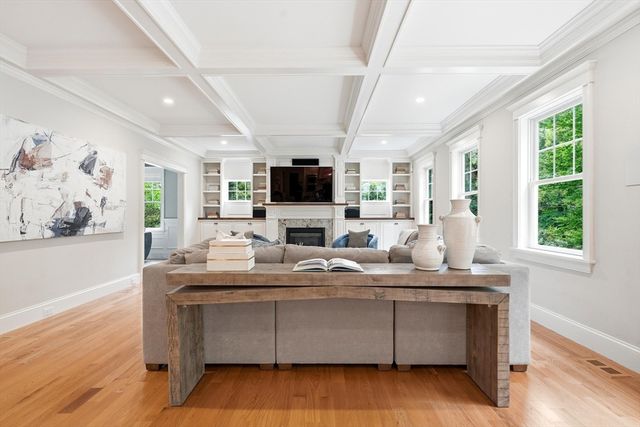 6 Flintlock Rd, Lexington, MA 02420