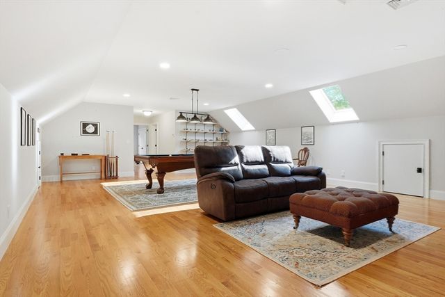 6 Flintlock Rd, Lexington, MA 02420