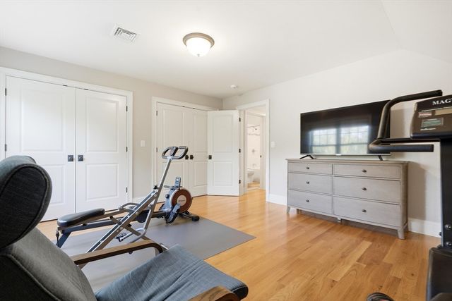 6 Flintlock Rd, Lexington, MA 02420
