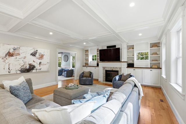 6 Flintlock Rd, Lexington, MA 02420