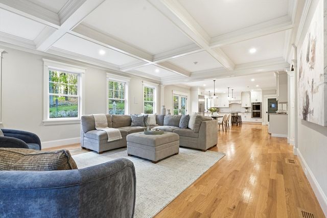 6 Flintlock Rd, Lexington, MA 02420