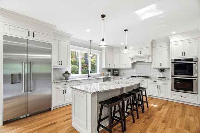 6 Flintlock Rd, Lexington, MA 02420