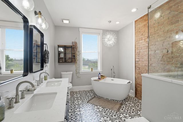 505 W Mcmicken Avenue, Cincinnati, OH 45214