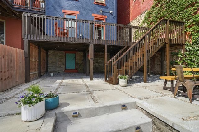 505 W Mcmicken Avenue, Cincinnati, OH 45214