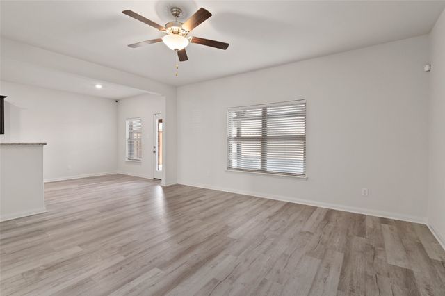 3004 Cliffview Drive, Sanger, TX 76266