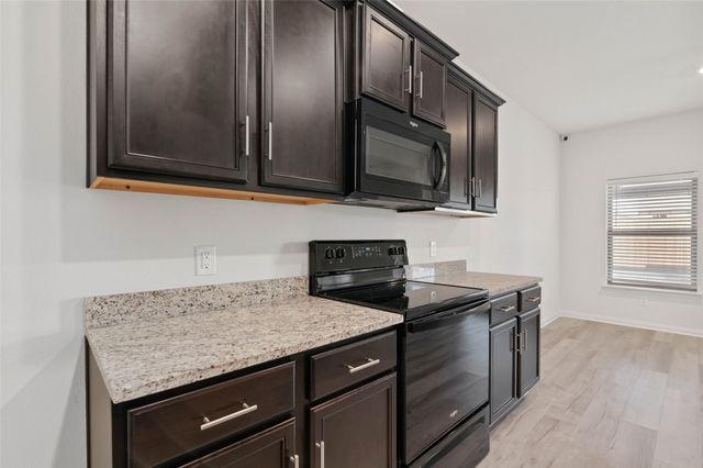 3004 Cliffview Drive, Sanger, TX 76266