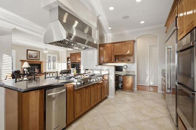 2308 Avenida La Cima, Escondido, CA 92027