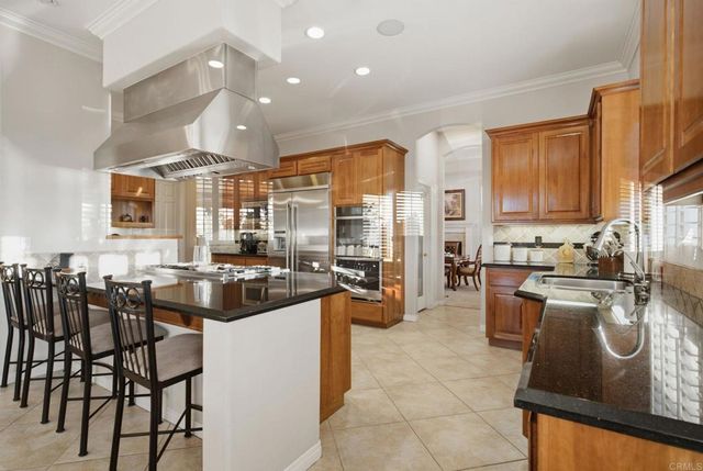 2308 Avenida La Cima, Escondido, CA 92027
