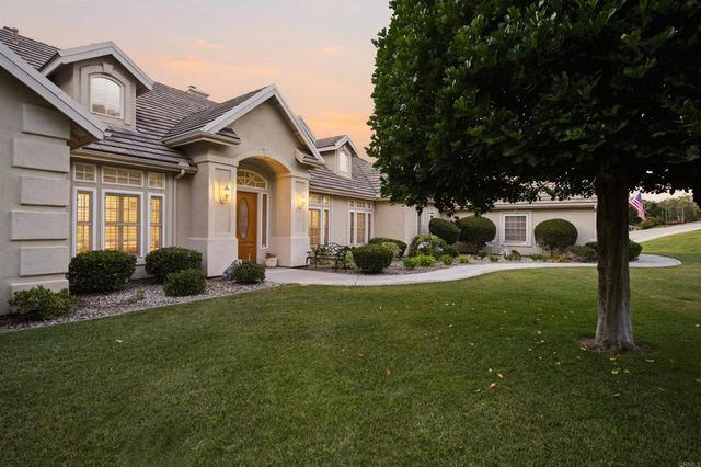 2308 Avenida La Cima, Escondido, CA 92027
