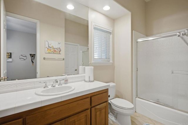 2308 Avenida La Cima, Escondido, CA 92027