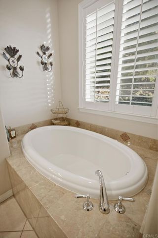 2308 Avenida La Cima, Escondido, CA 92027