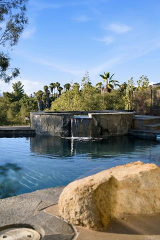 2308 Avenida La Cima, Escondido, CA 92027