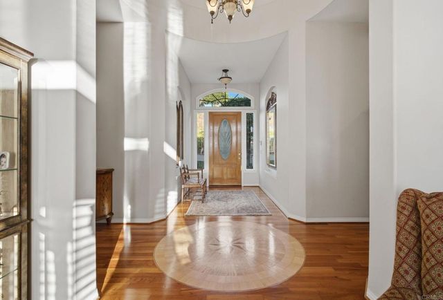 2308 Avenida La Cima, Escondido, CA 92027