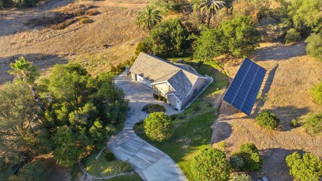2308 Avenida La Cima, Escondido, CA 92027